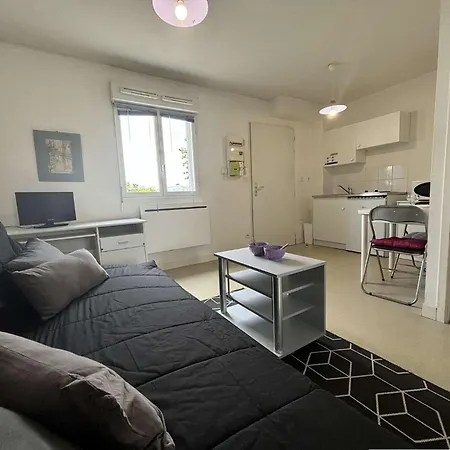 - Lr060-a06 Apartment